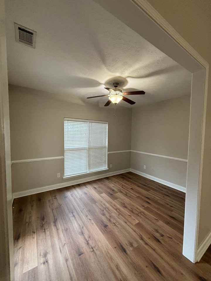 333 High Meadows Pl - Photo 2 of 11