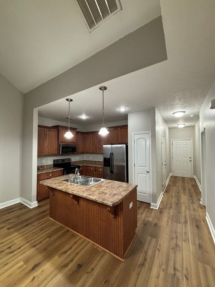 333 High Meadows Pl - Photo 4 of 11