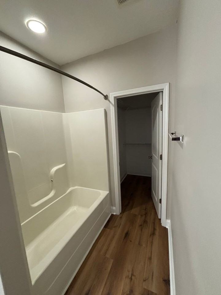 333 High Meadows Pl - Photo 7 of 11