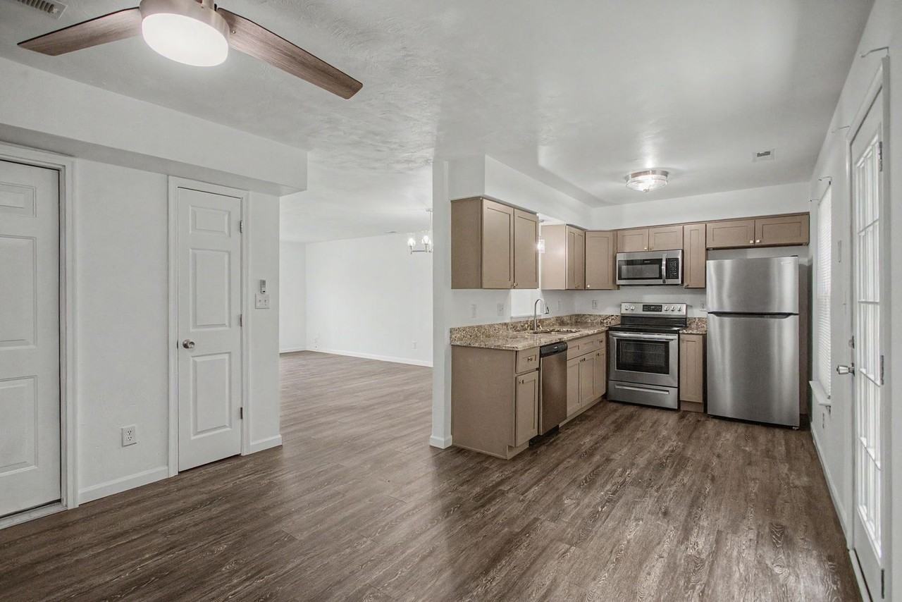 4327 Lacy Cove Ln - Photo 6 of 16