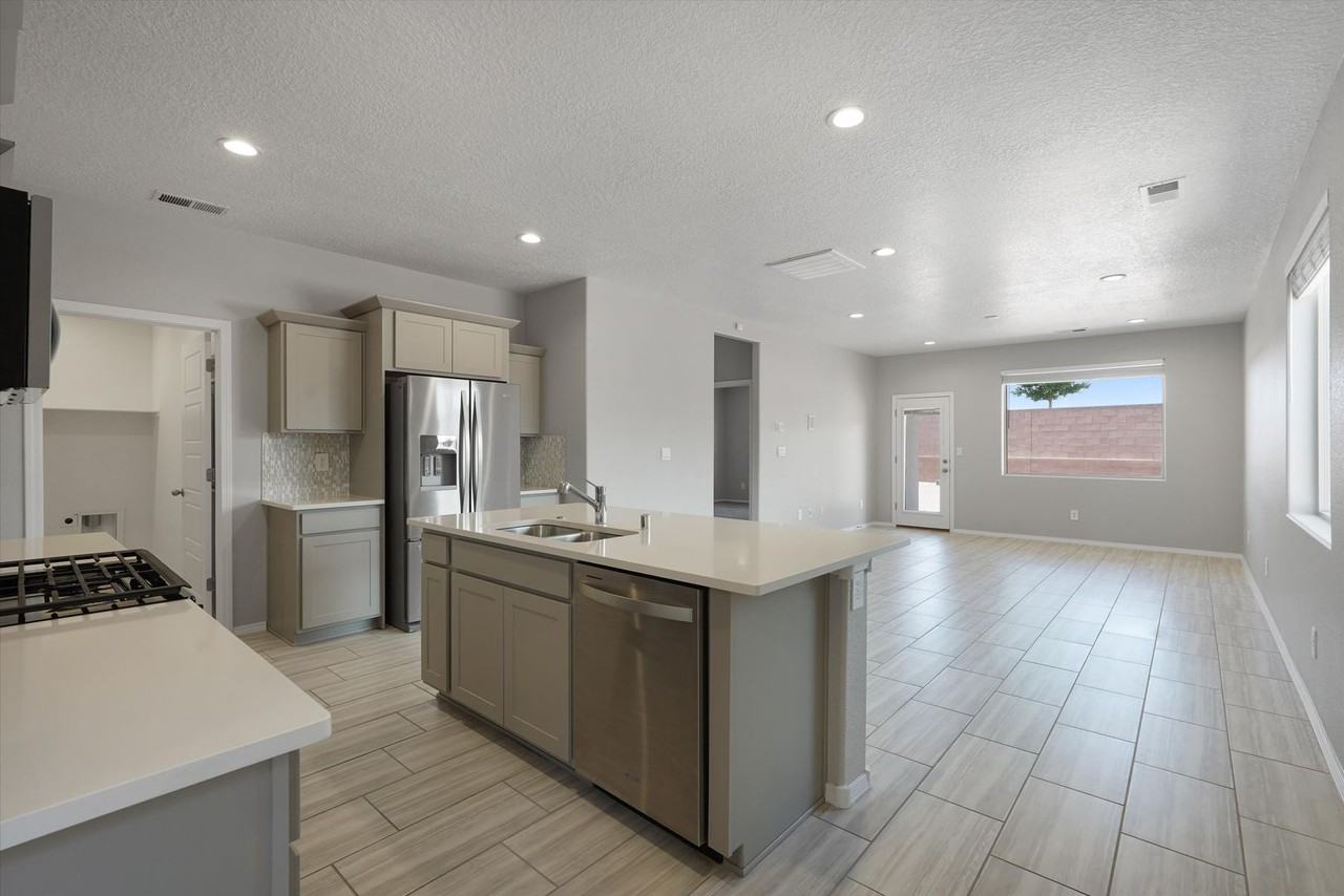 3205 Tazanita Loop Se - Photo 4 of 40