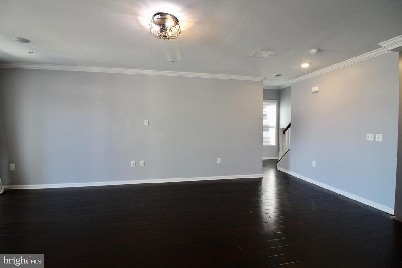 23315 Milltown Knoll Sq - Photo 4 of 17