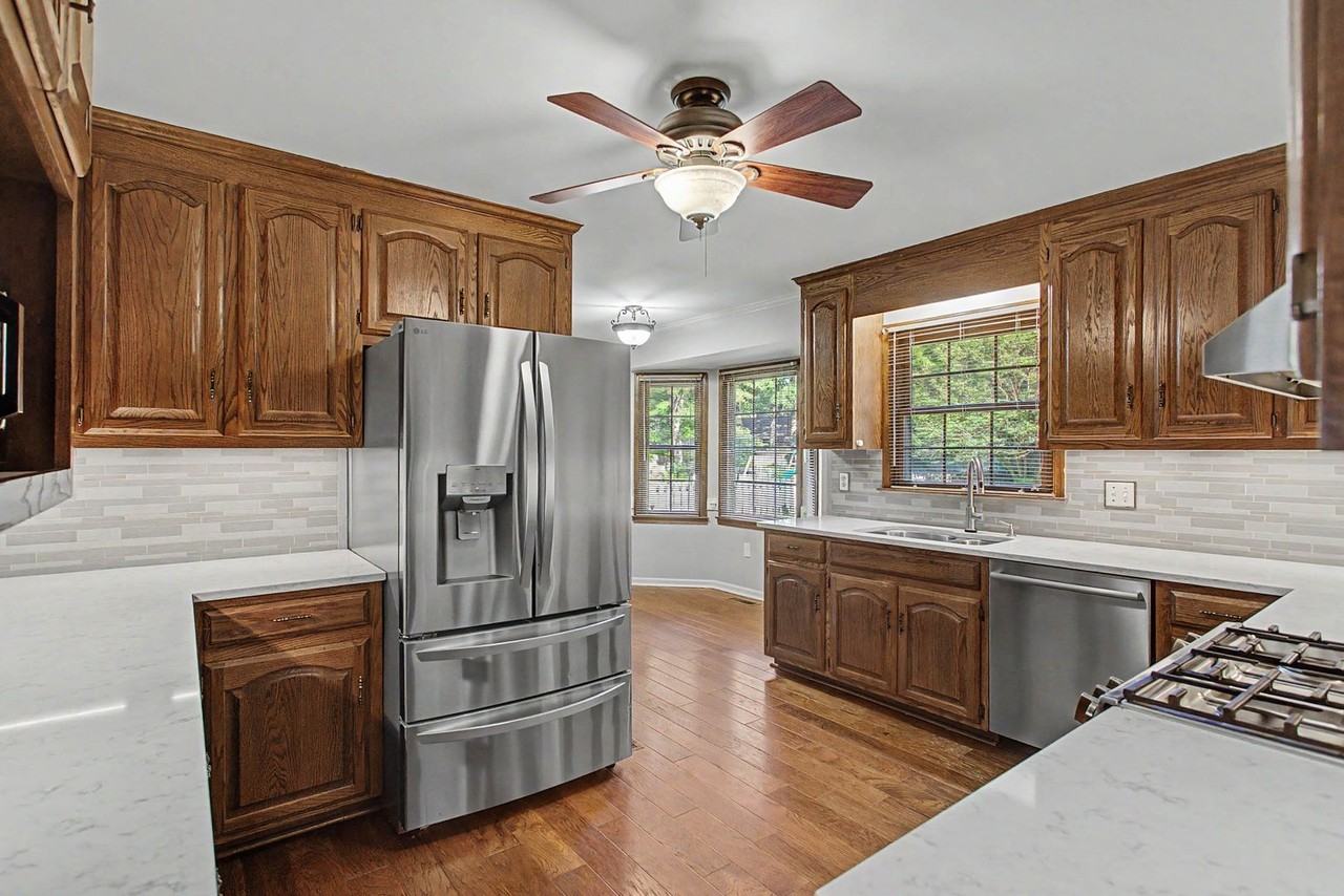 128 Stone Lake Ct - Photo 6 of 15