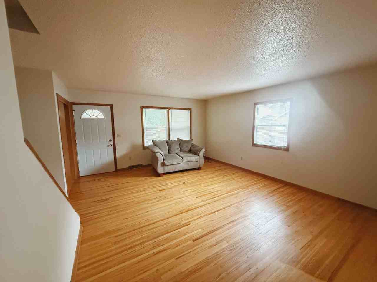 1227 East Ave S - Photo 3 of 6