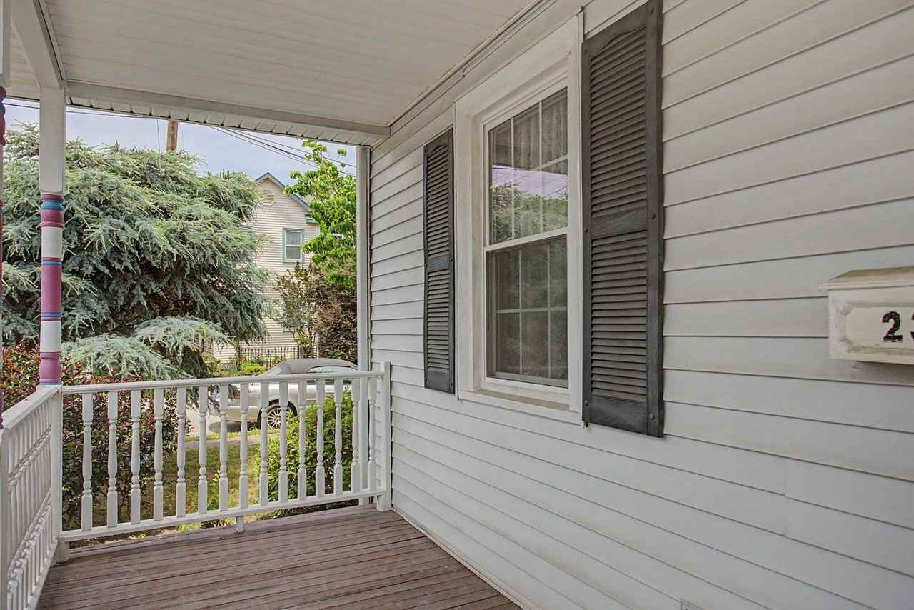 234 Washington St - Photo 2 of 17