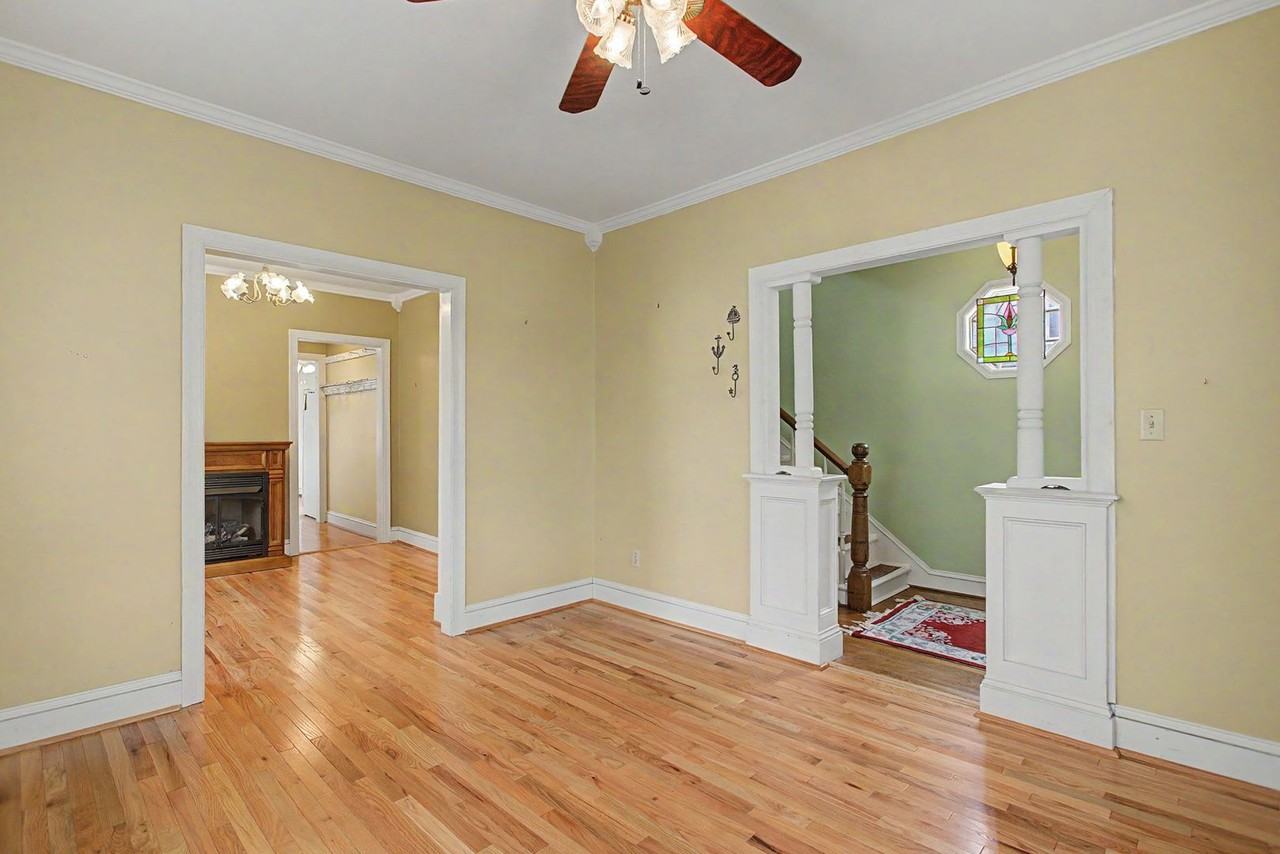234 Washington St - Photo 4 of 17