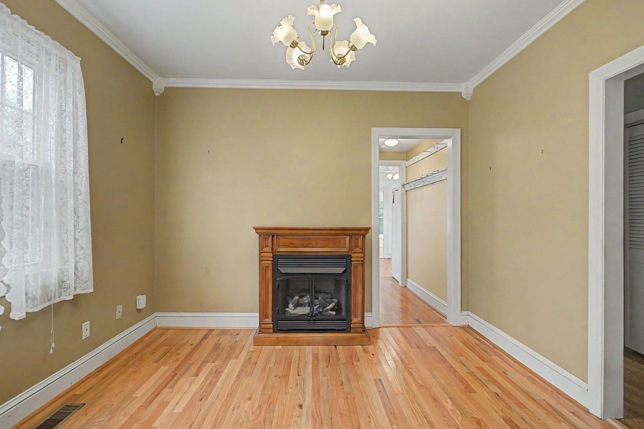 234 Washington St - Photo 7 of 17