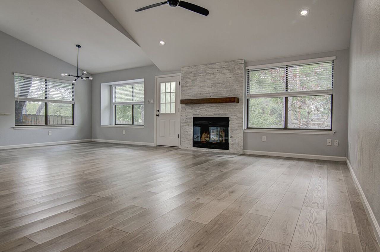 13005 Muldoon Dr - Photo 5 of 34