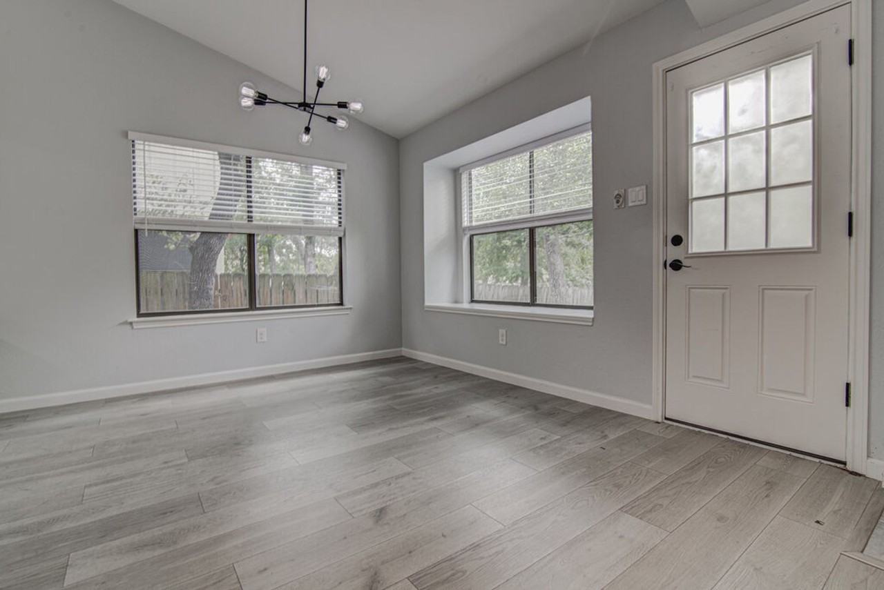 13005 Muldoon Dr - Photo 6 of 34