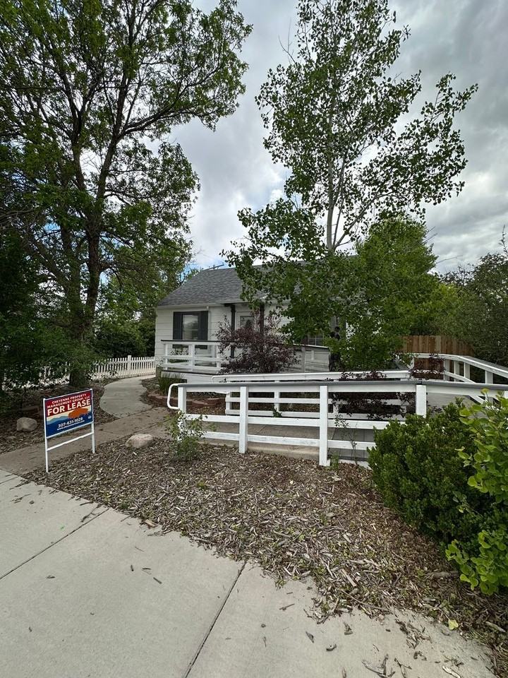 1714 Logan Ave - Photo 2 of 16