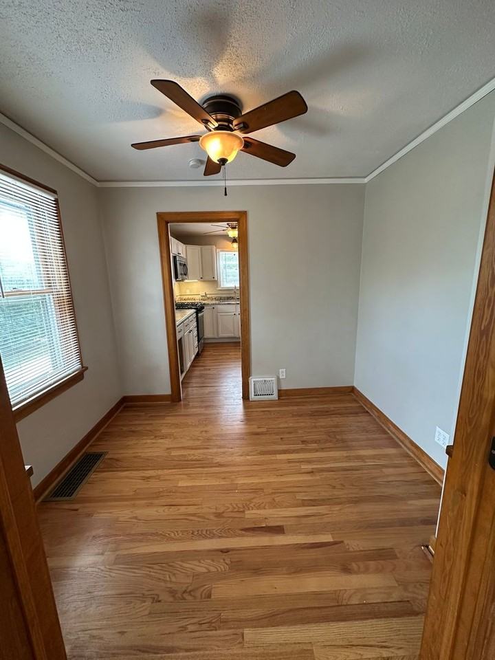 1714 Logan Ave - Photo 5 of 16