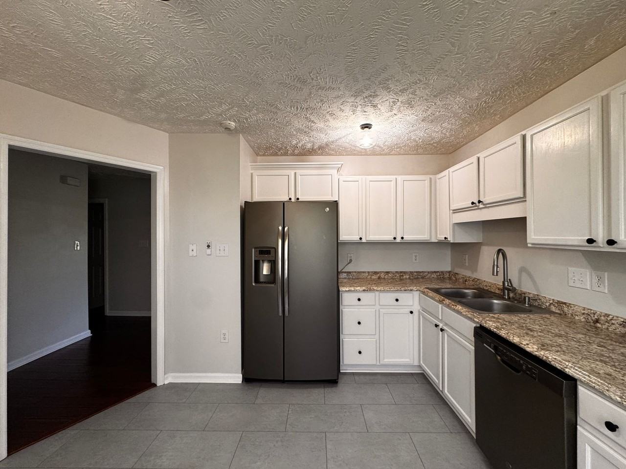 197 Brandywood Ct - Photo 4 of 18