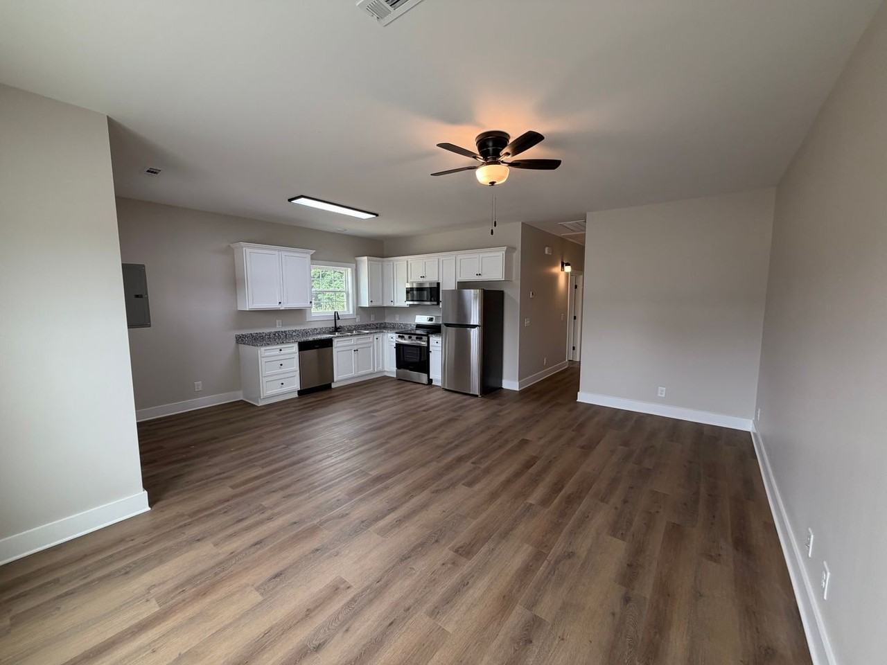 201 Cates St - Photo 3 of 13