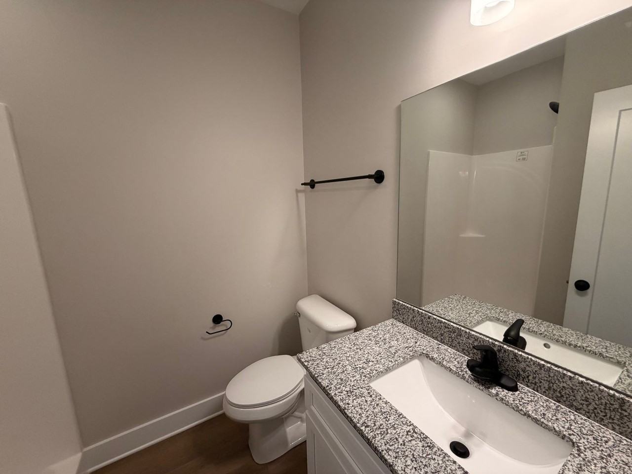 201 Cates St - Photo 4 of 13