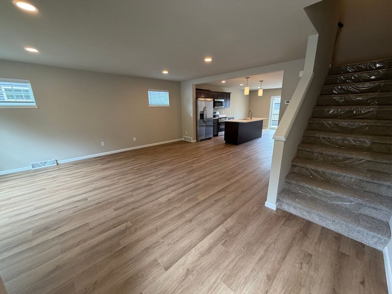 621 Schewe Rd - Photo 3 of 30