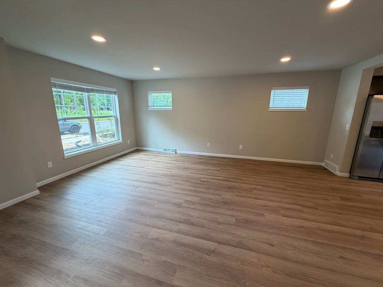 621 Schewe Rd - Photo 4 of 30