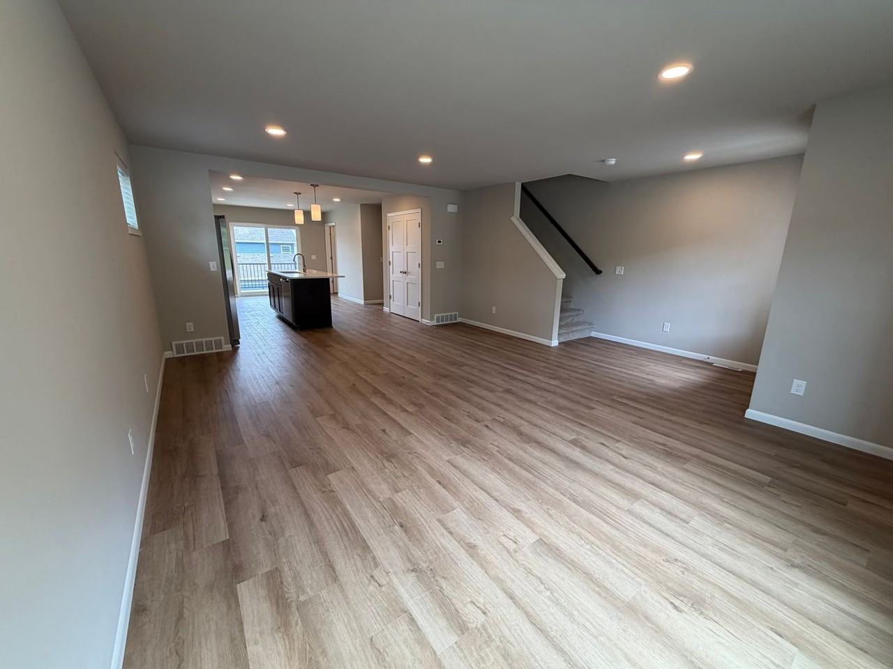 621 Schewe Rd - Photo 5 of 30