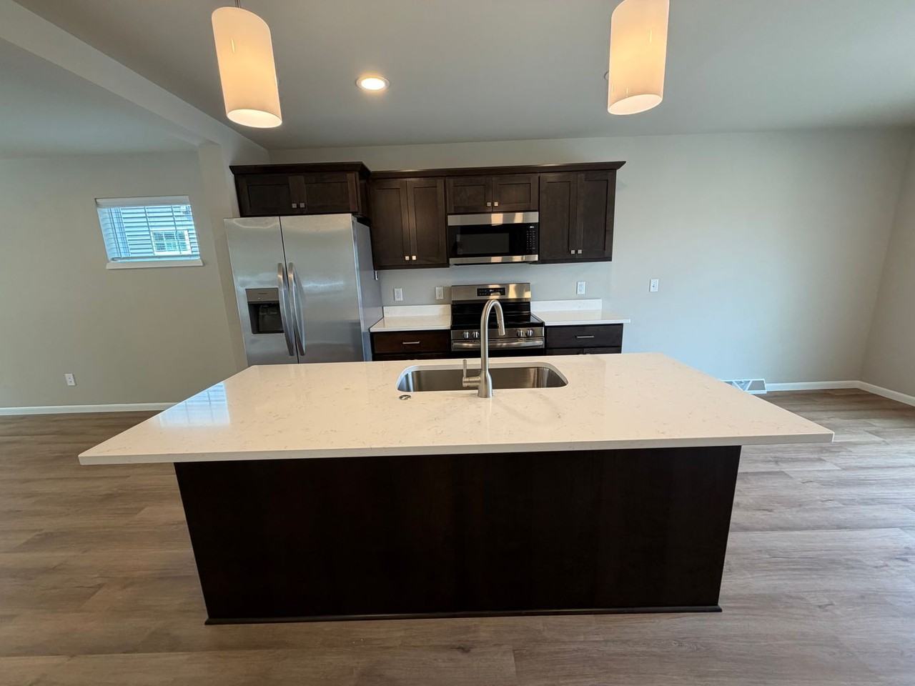 621 Schewe Rd - Photo 6 of 30