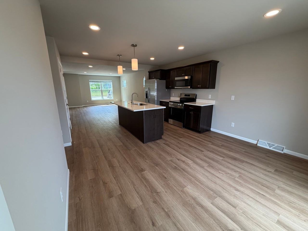 621 Schewe Rd - Photo 7 of 30