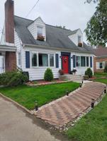 featured image of 18 Meeting House Spring Rd