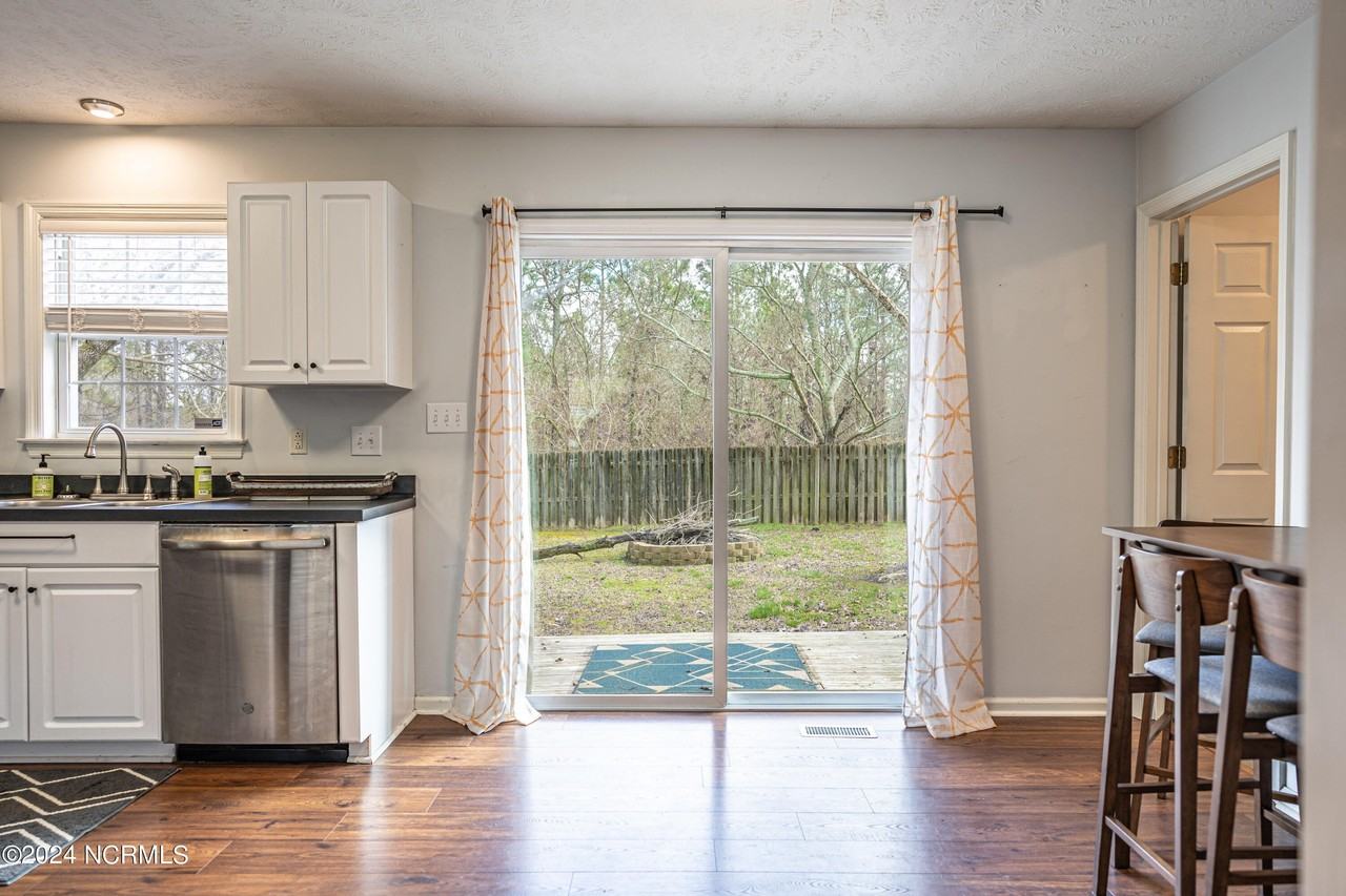 475 Northview Dr - Photo 5 of 19