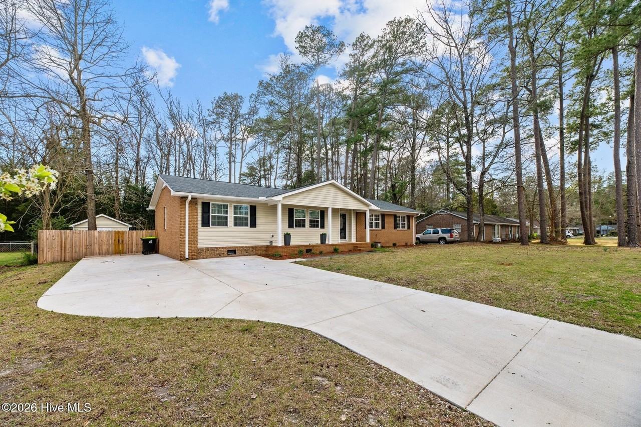 2211 Steeple Chase Dr