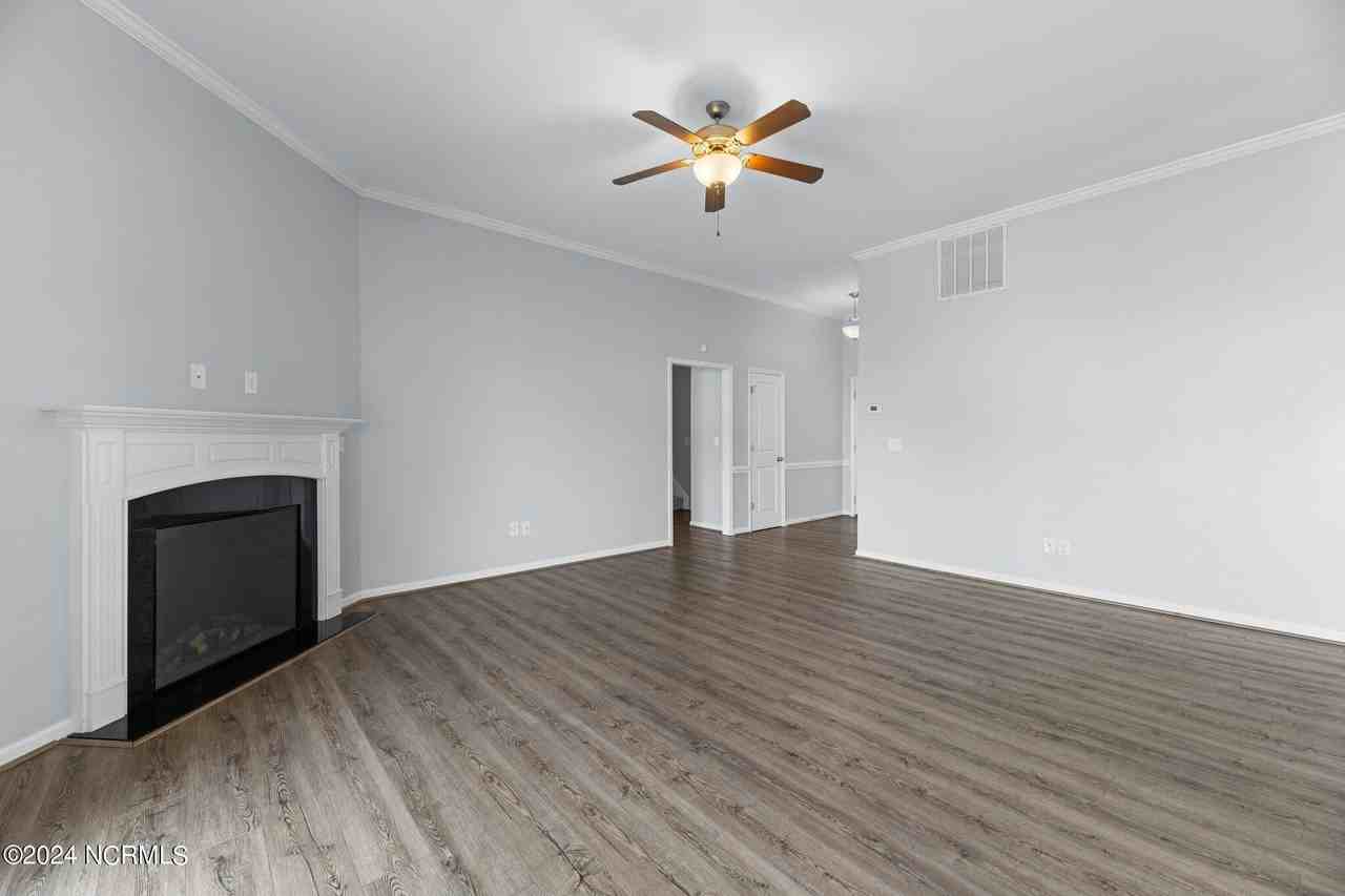 205 Lynden Ln - Photo 7 of 40