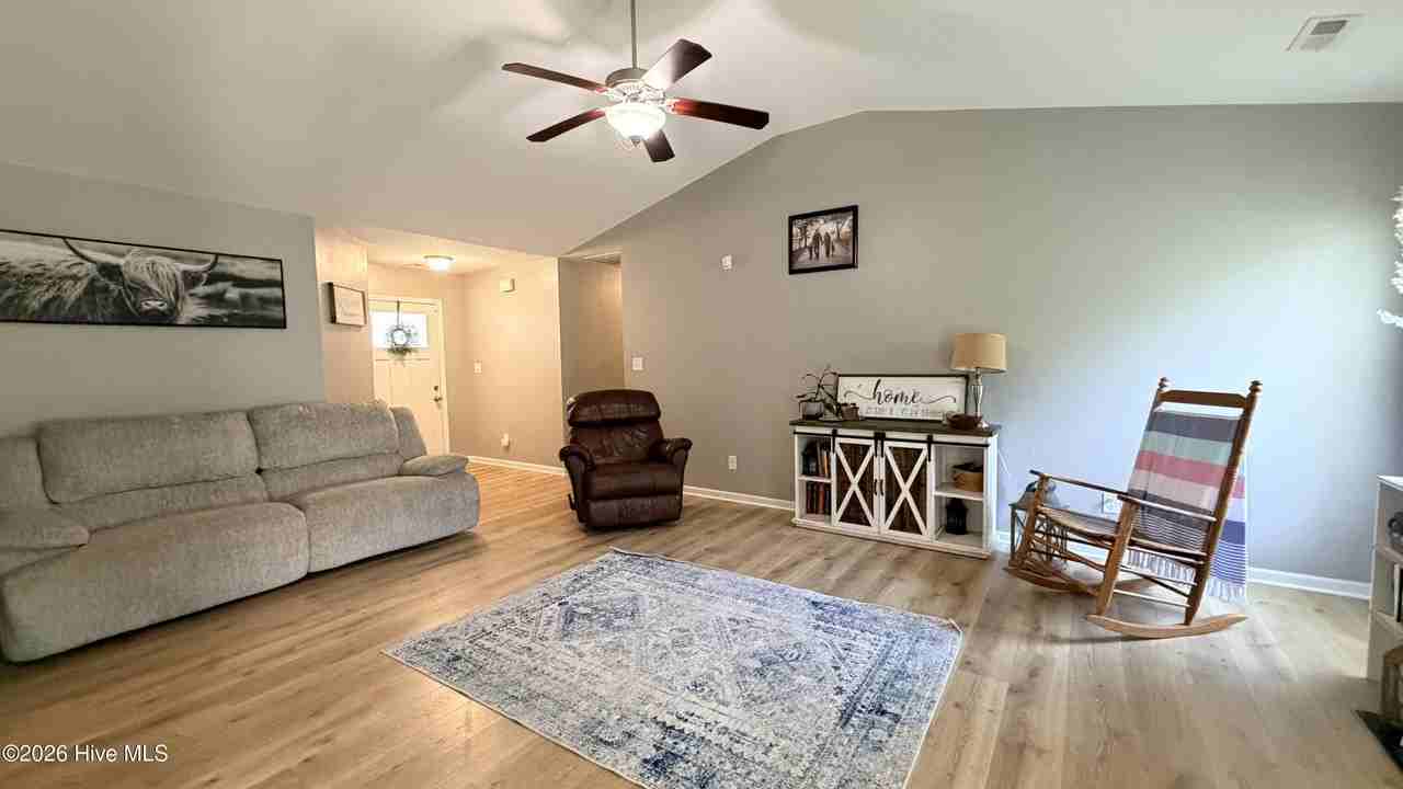 129 Regatta Way - Photo 4 of 28