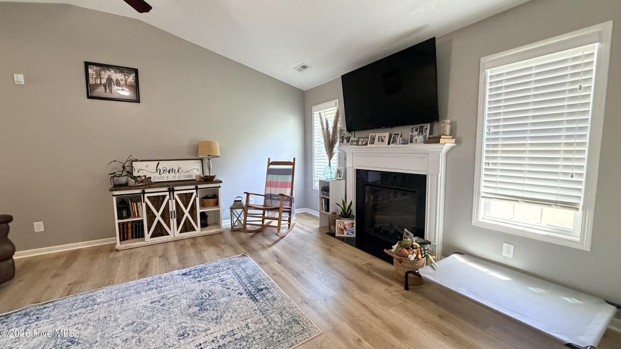 129 Regatta Way - Photo 5 of 28