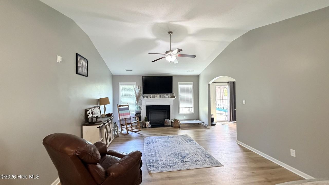 129 Regatta Way - Photo 6 of 28