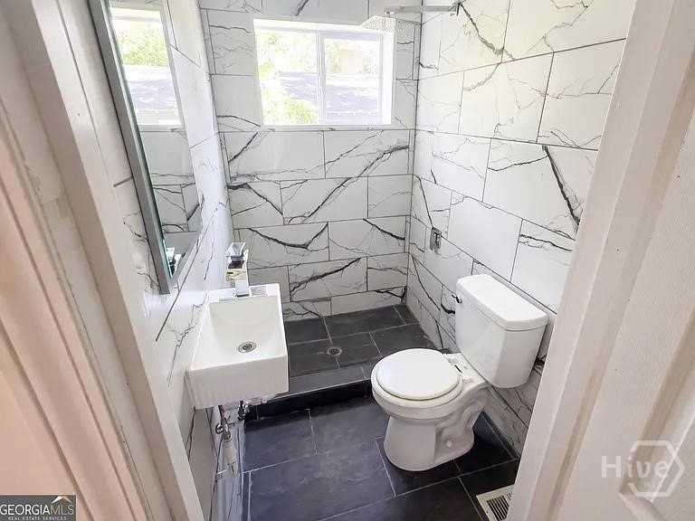 93 Charlie Smith Dr - Photo 2 of 11