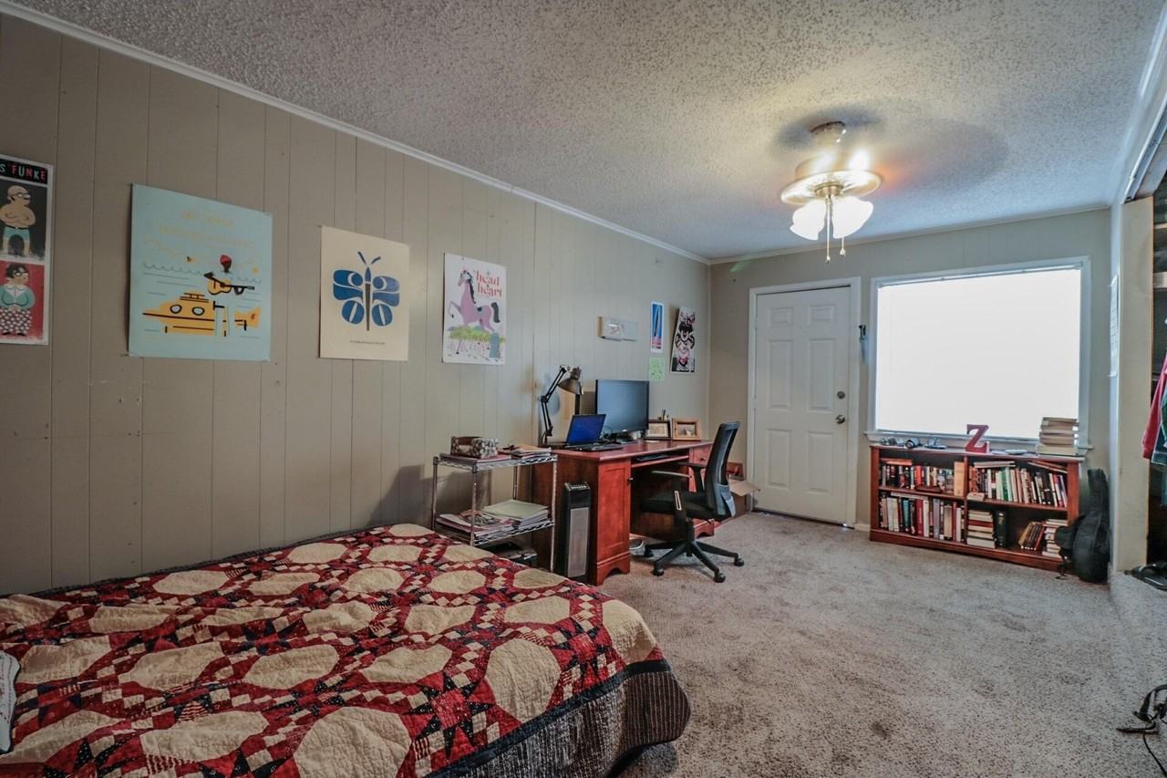 2837 66th St - Photo 5 of 10