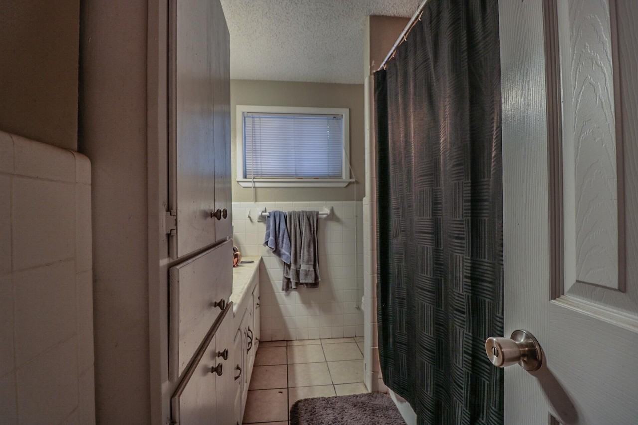 2837 66th St - Photo 7 of 10