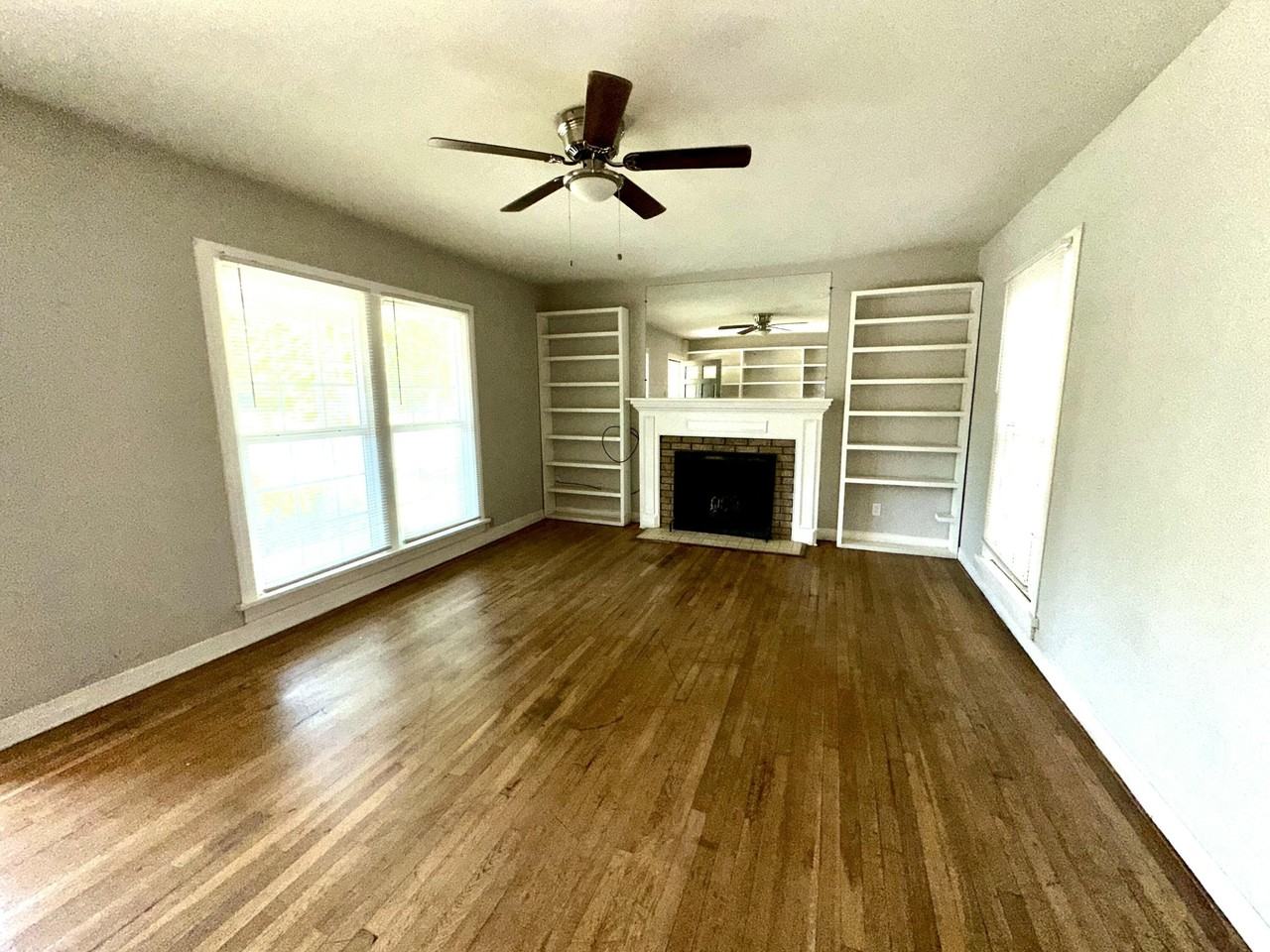 3012 22nd St - Photo 3 of 11