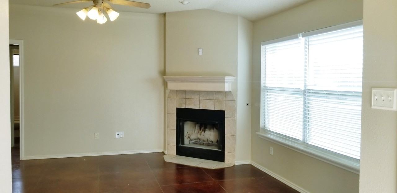 406 N Dover Ave - Photo 4 of 12