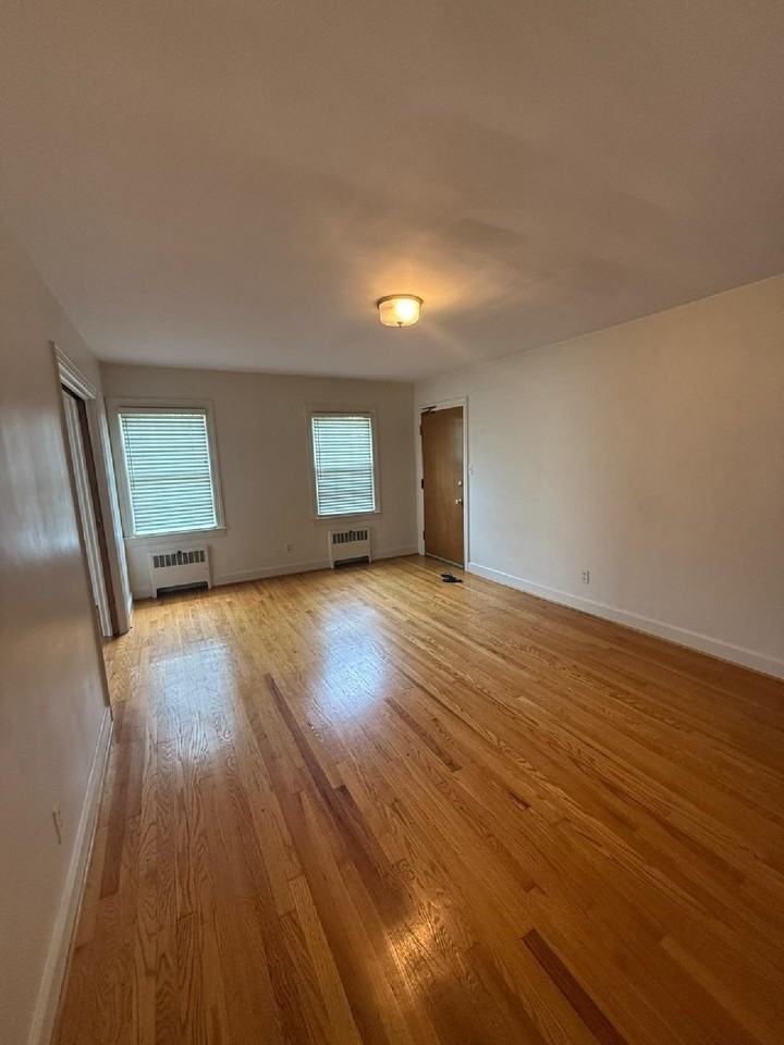 237 Mcdowell Rd #4 - Photo 5 of 19