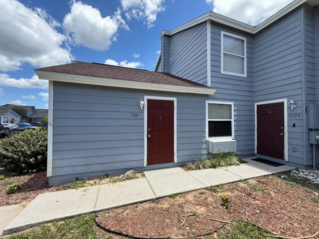 709 Orchid Dr #B - Photo 2 of 30