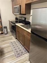 377 Roosevelt St - Photo 5 of 8