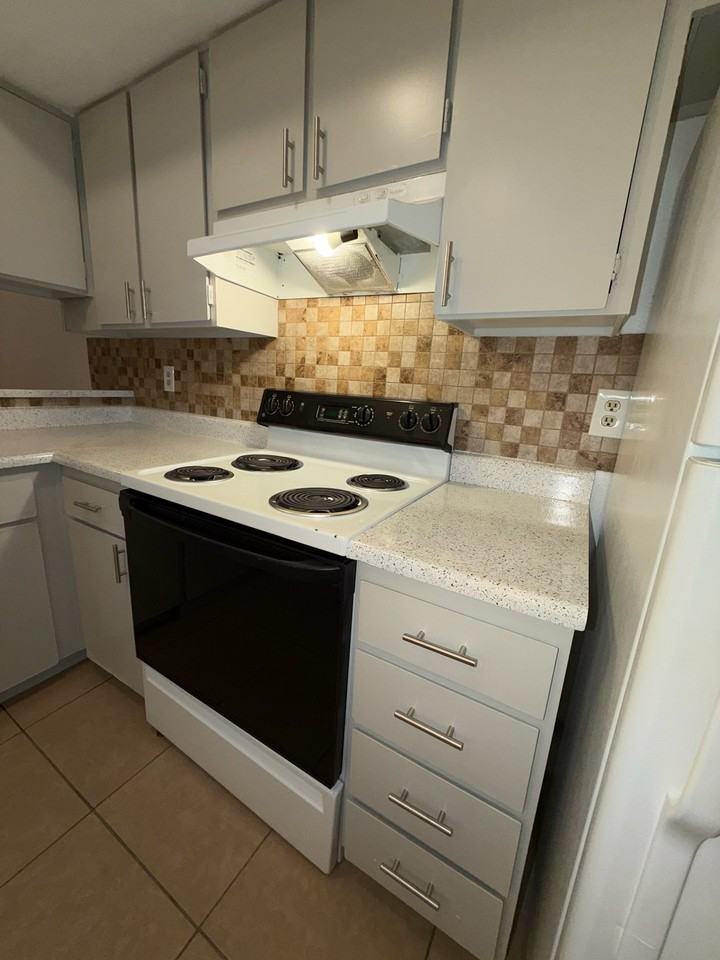 1784 S Fairway Cir #1 - Photo 2 of 8