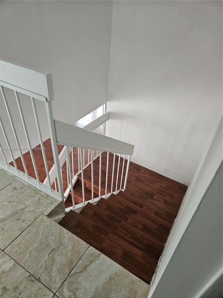 9890 Nw 80th Pl #2122 - Photo 2 of 25
