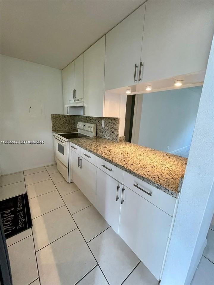 183 Lakeview Dr #103 - Photo 3 of 11