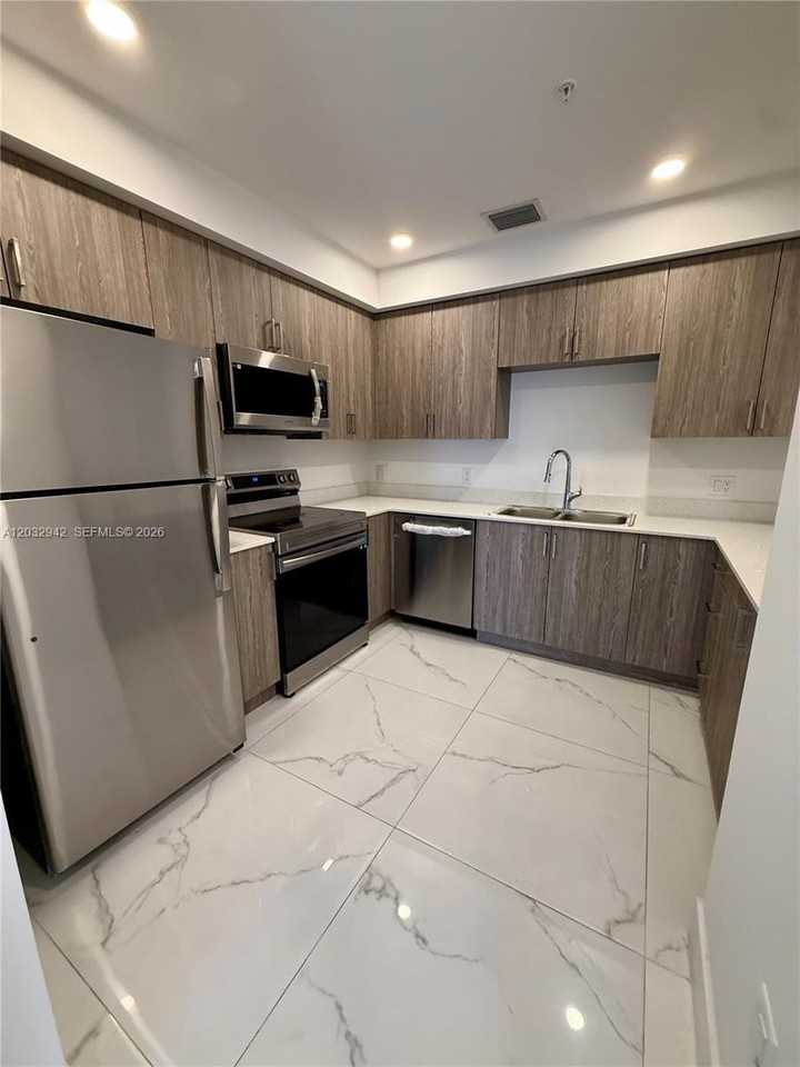 11150 Nw 82nd St #409 - Photo 2 of 4