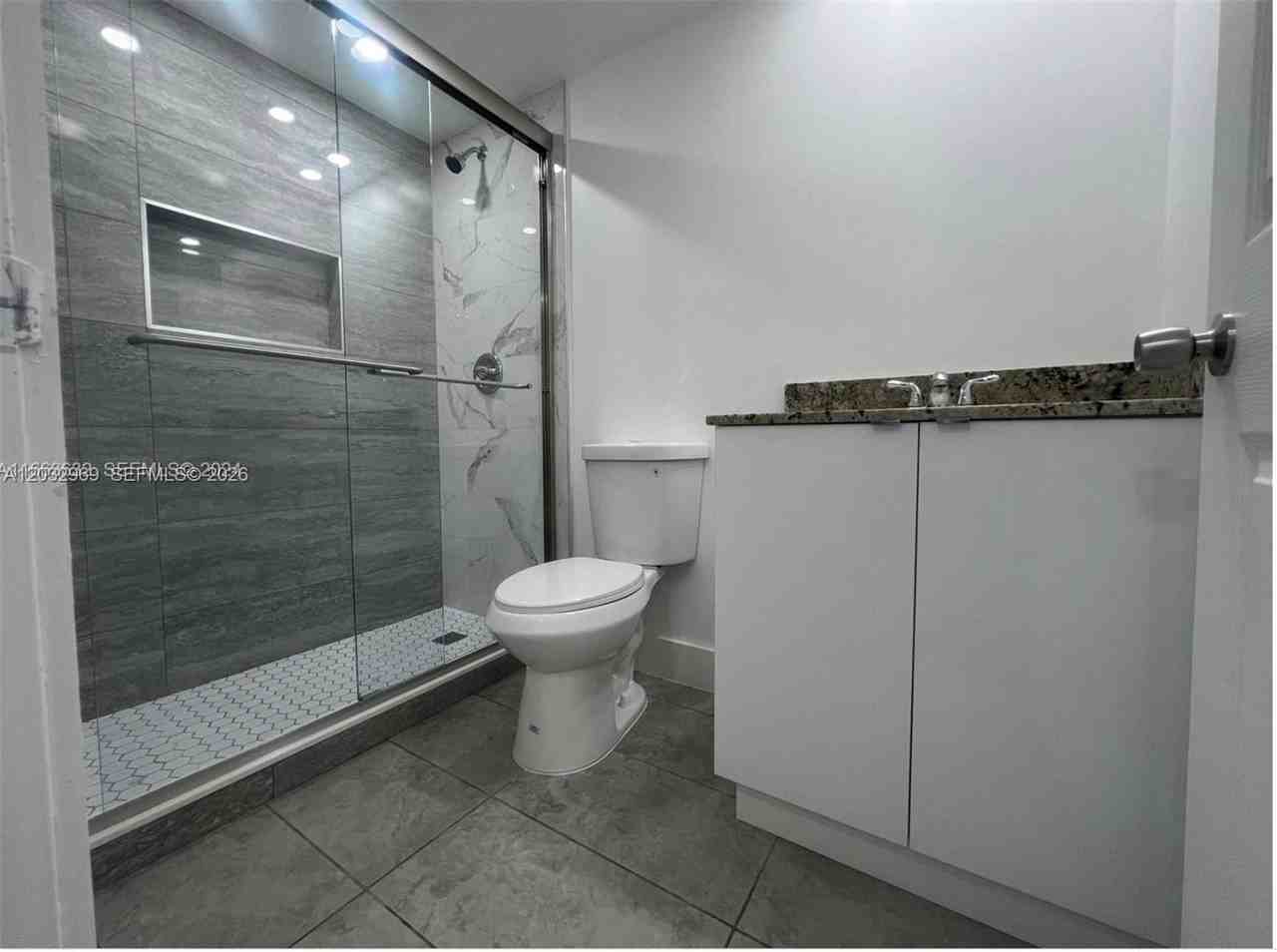 1200 N Liberty Ave #1200G - Photo 5 of 33