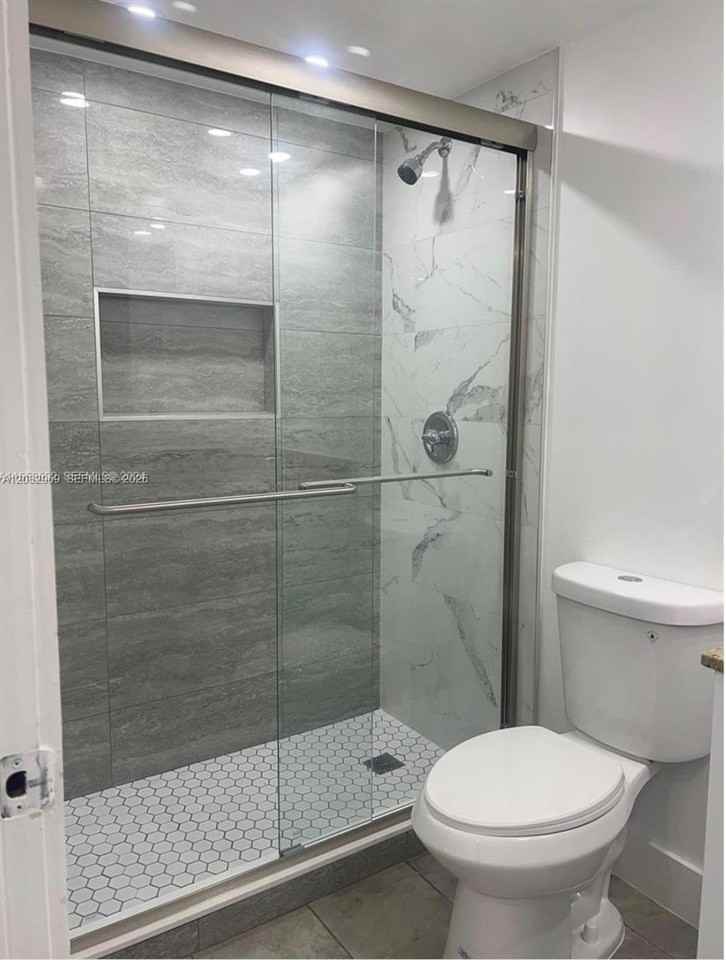 1200 N Liberty Ave #1200G - Photo 7 of 33