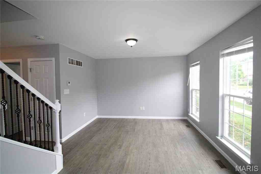 440 Wild Oak Dr - Photo 3 of 27