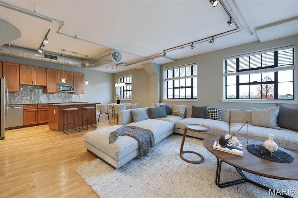 4901 Washington Blvd #4B - Photo 3 of 22
