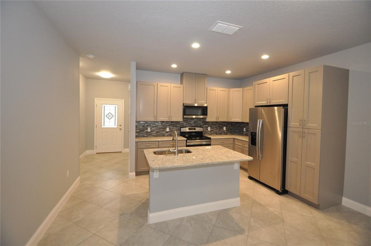 24 Prosperity Ln #B - Photo 3 of 34