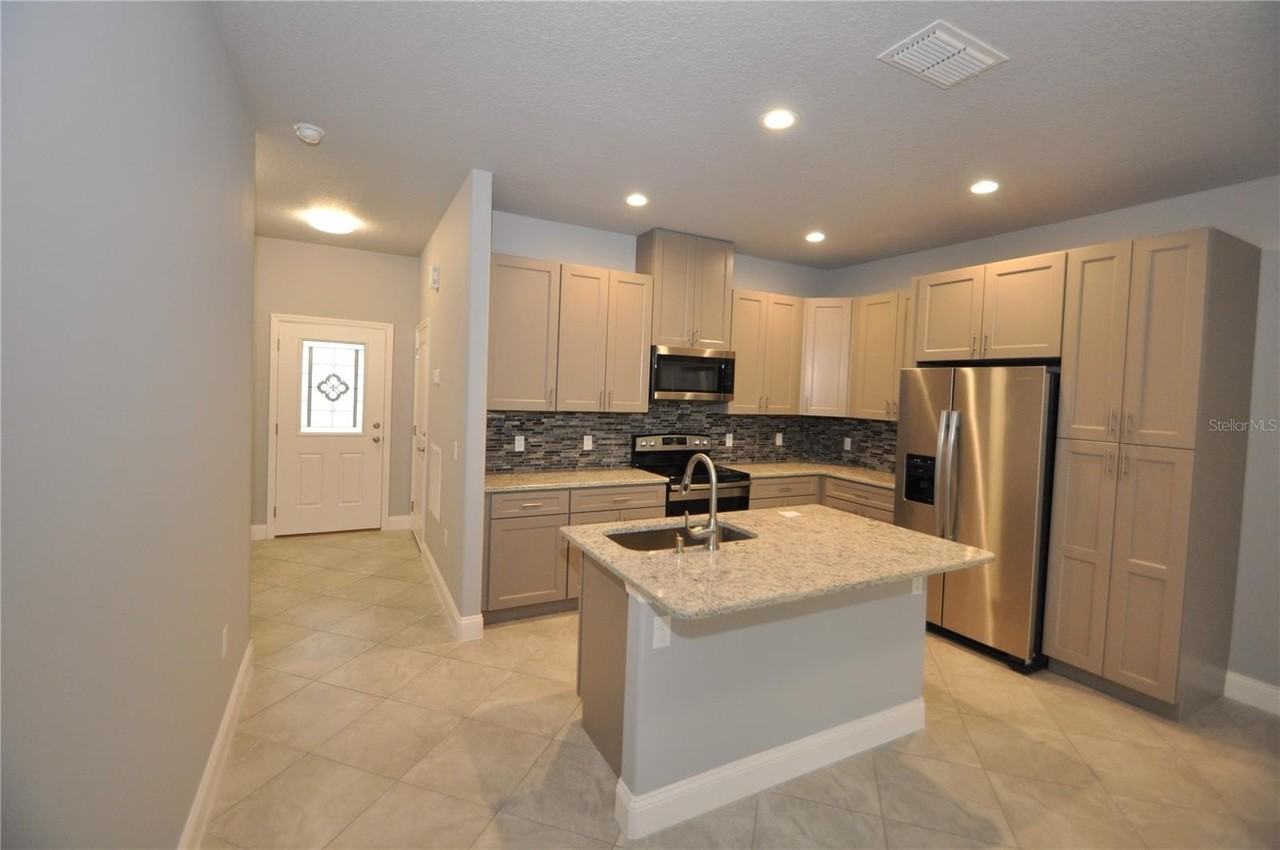 24 Prosperity Ln #B - Photo 7 of 34