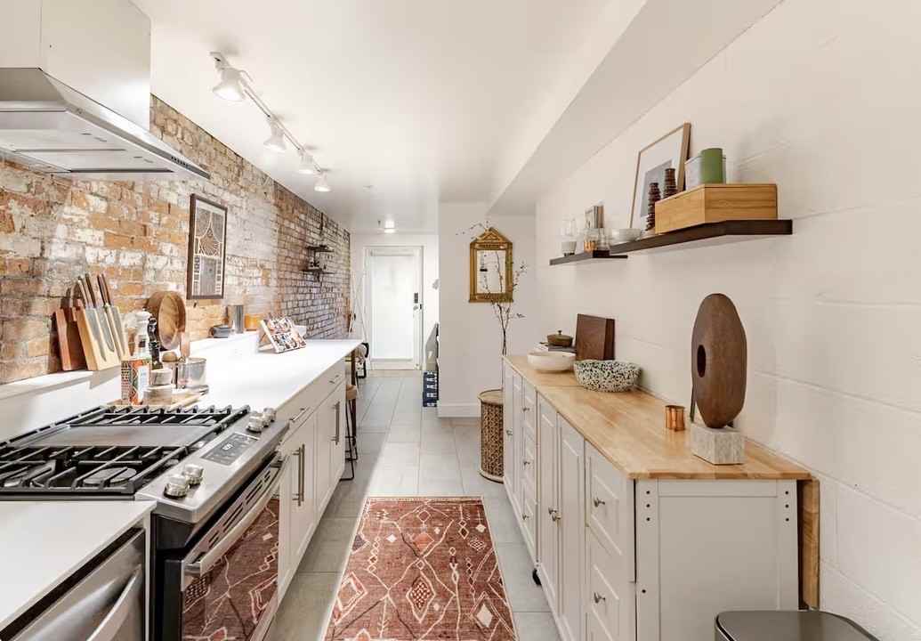 25 E Main St #1 - Photo 4 of 11