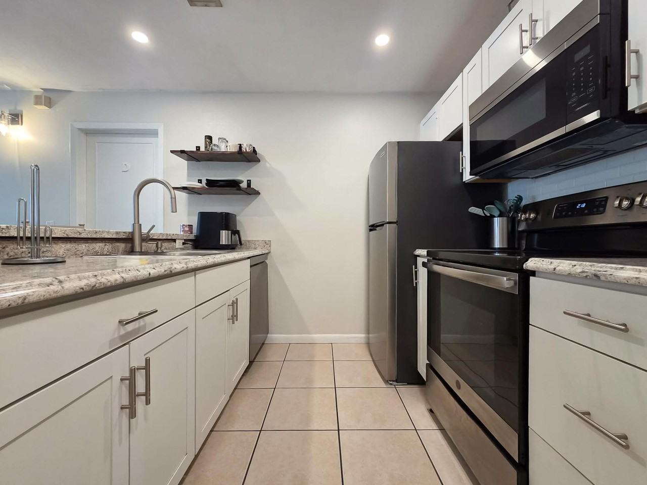 Sw 20th Ave - Photo 2 of 15